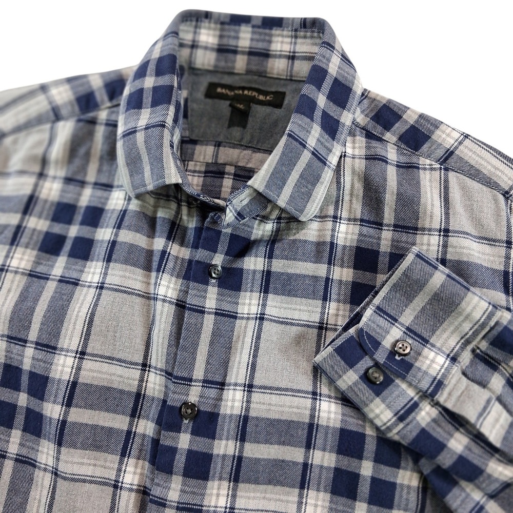 Banana Republic Flannel Shirt Mens Medium Blue Grey Plaid Long Sleeve Cotton
